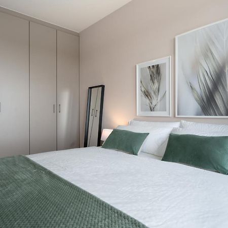 Shs Homes-Luxe Highrise, 2 Bedrooms, Kitchen, Free Parking, Stunning View, Large Tarrasse, Workspace Άσσελτ Εξωτερικό φωτογραφία