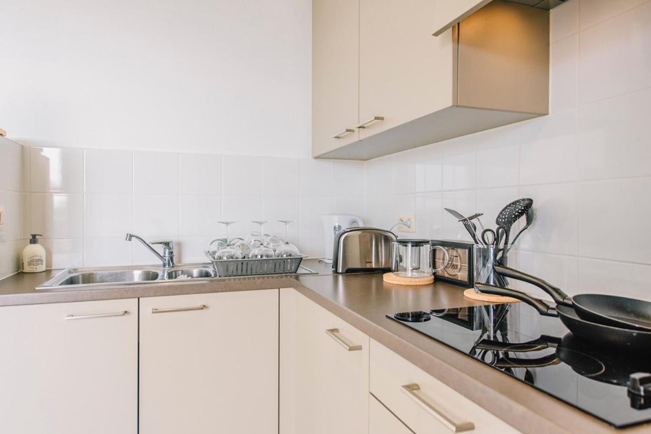 Shs Homes-Luxe Highrise, 2 Bedrooms, Kitchen, Free Parking, Stunning View, Large Tarrasse, Workspace Άσσελτ Εξωτερικό φωτογραφία