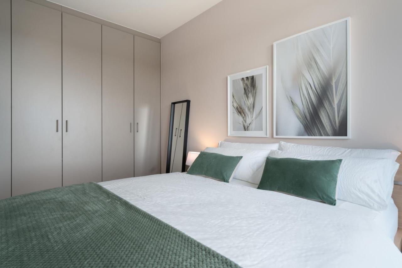 Shs Homes-Luxe Highrise, 2 Bedrooms, Kitchen, Free Parking, Stunning View, Large Tarrasse, Workspace Άσσελτ Εξωτερικό φωτογραφία
