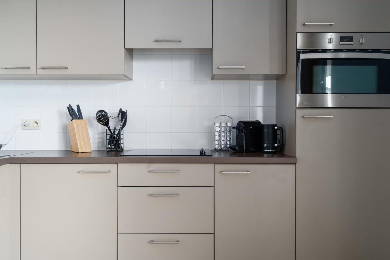 Shs Homes-Luxe Highrise, 2 Bedrooms, Kitchen, Free Parking, Stunning View, Large Tarrasse, Workspace Άσσελτ Εξωτερικό φωτογραφία