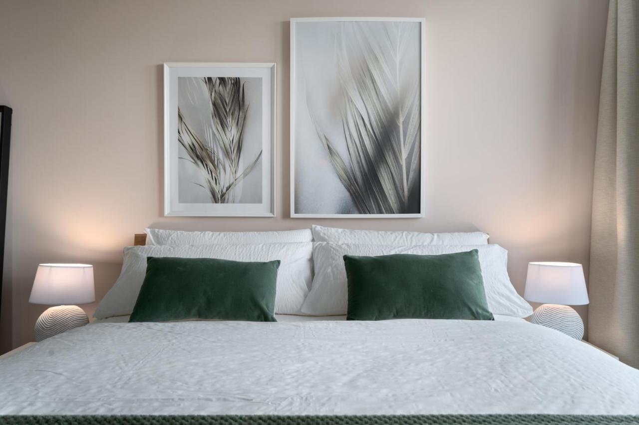 Shs Homes-Luxe Highrise, 2 Bedrooms, Kitchen, Free Parking, Stunning View, Large Tarrasse, Workspace Άσσελτ Εξωτερικό φωτογραφία