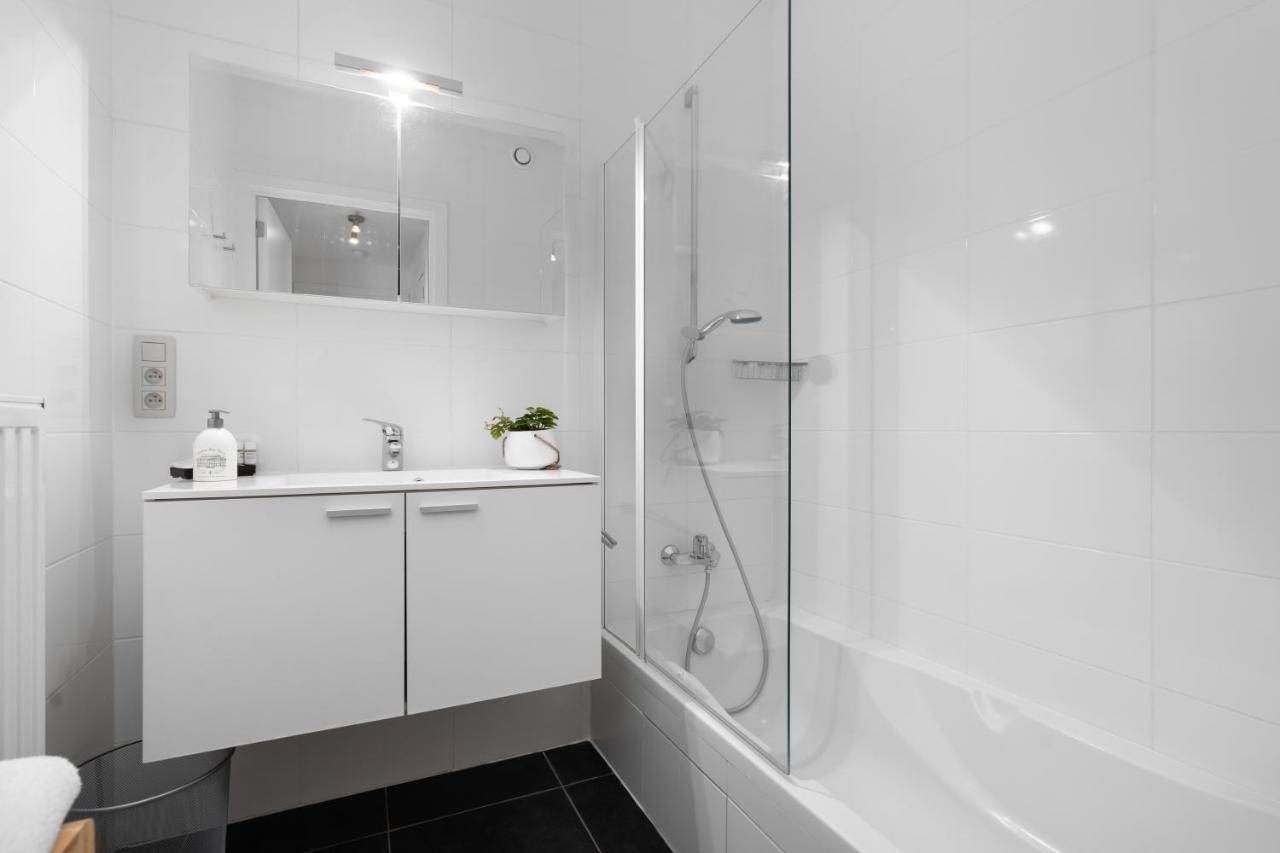 Shs Homes-Luxe Highrise, 2 Bedrooms, Kitchen, Free Parking, Stunning View, Large Tarrasse, Workspace Άσσελτ Εξωτερικό φωτογραφία