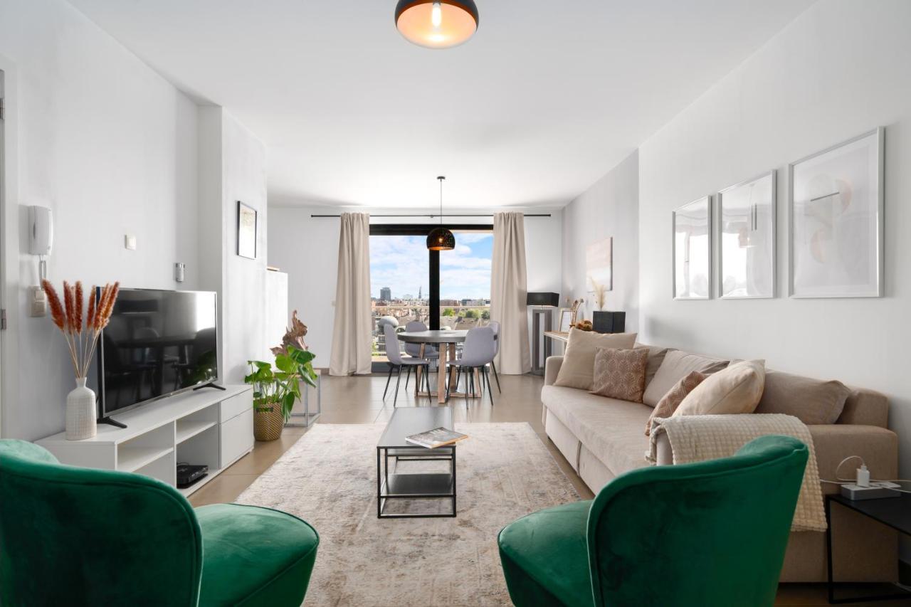 Shs Homes-Luxe Highrise, 2 Bedrooms, Kitchen, Free Parking, Stunning View, Large Tarrasse, Workspace Άσσελτ Εξωτερικό φωτογραφία